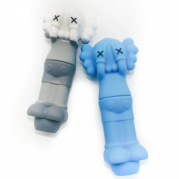 Assorted Kaws Pipe