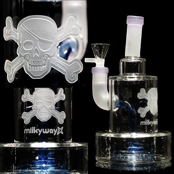 Skull and Crossbones Dab Rig 8"