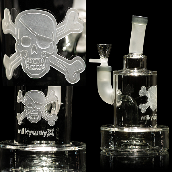 Skull and Crossbones Dab Rig 8"